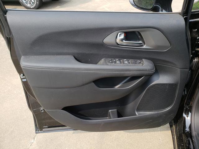 2025 Chrysler Voyager LX photo 8