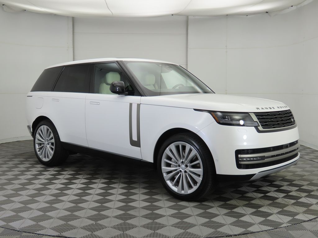 2025 Land Rover Range Rover SE photo 3