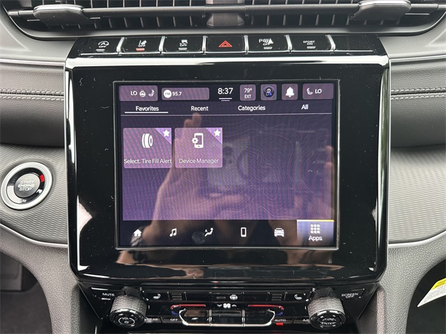 2025 Jeep Grand Cherokee Laredo photo 27