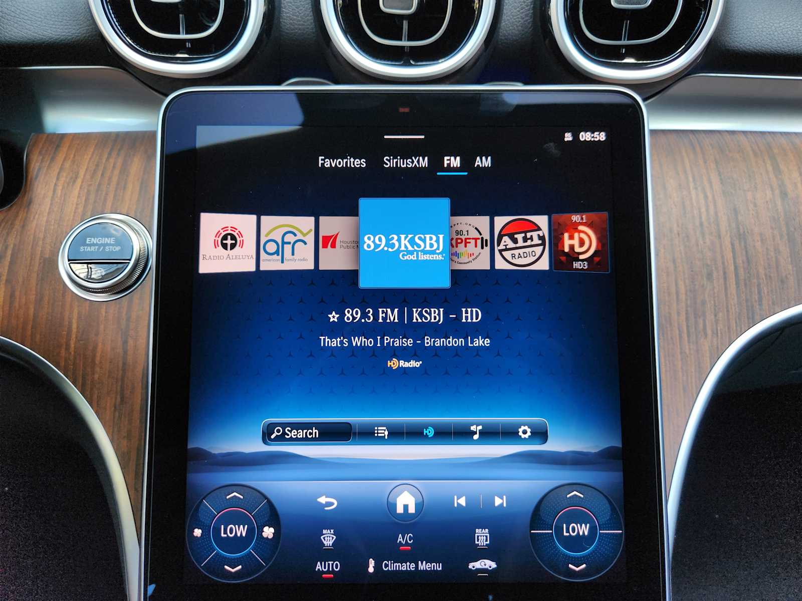 2025 Mercedes Benz C 300 photo 11