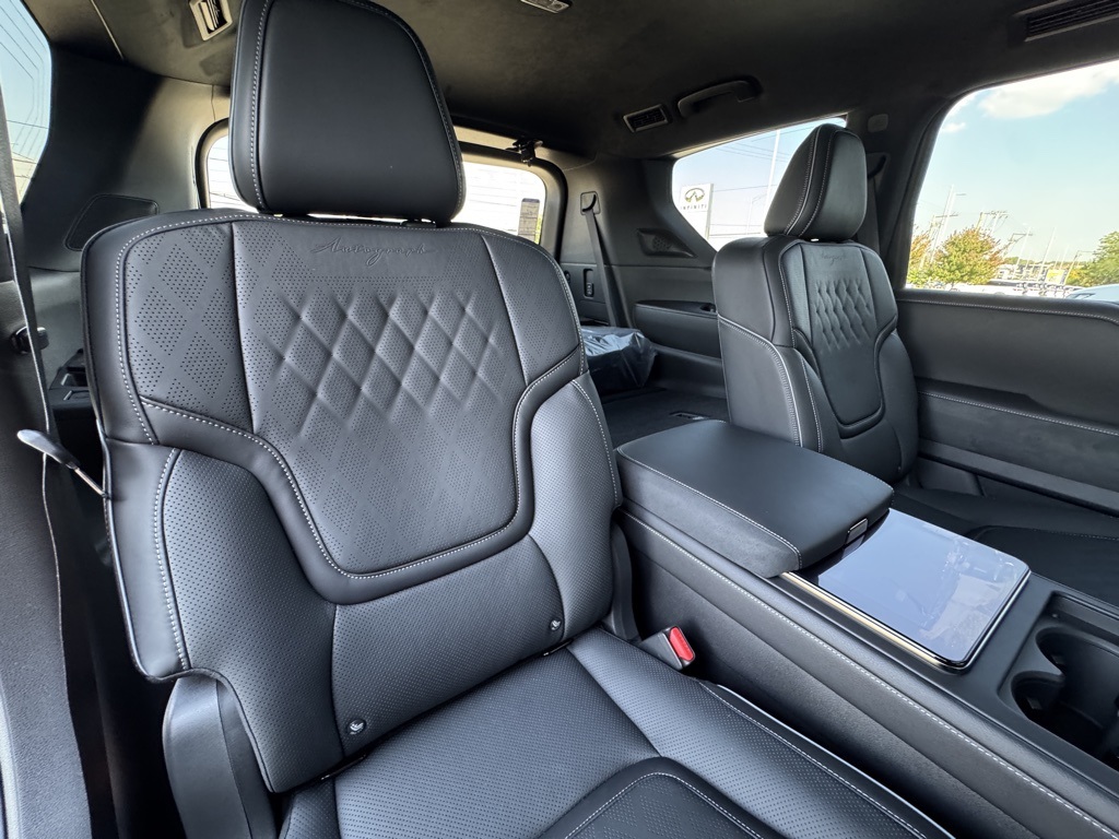 2026 Infiniti QX80 photo 19