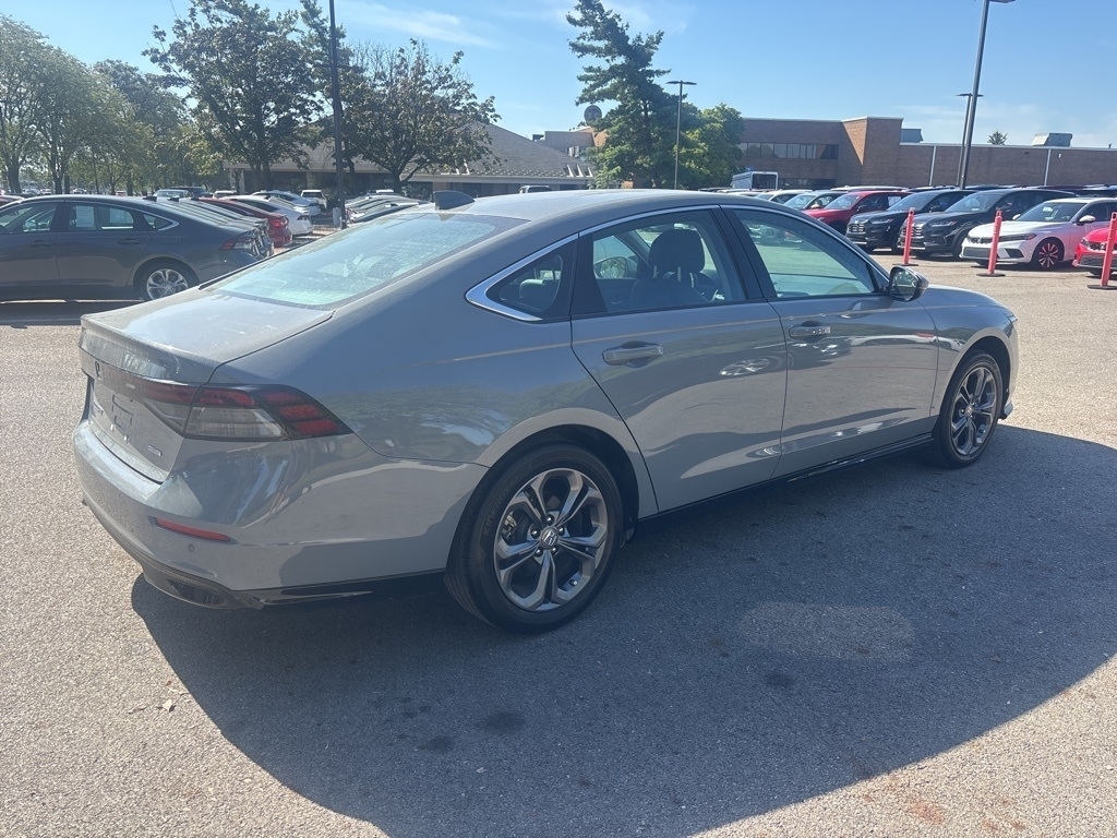 2024 Honda Accord EX-L Hybrid photo 5