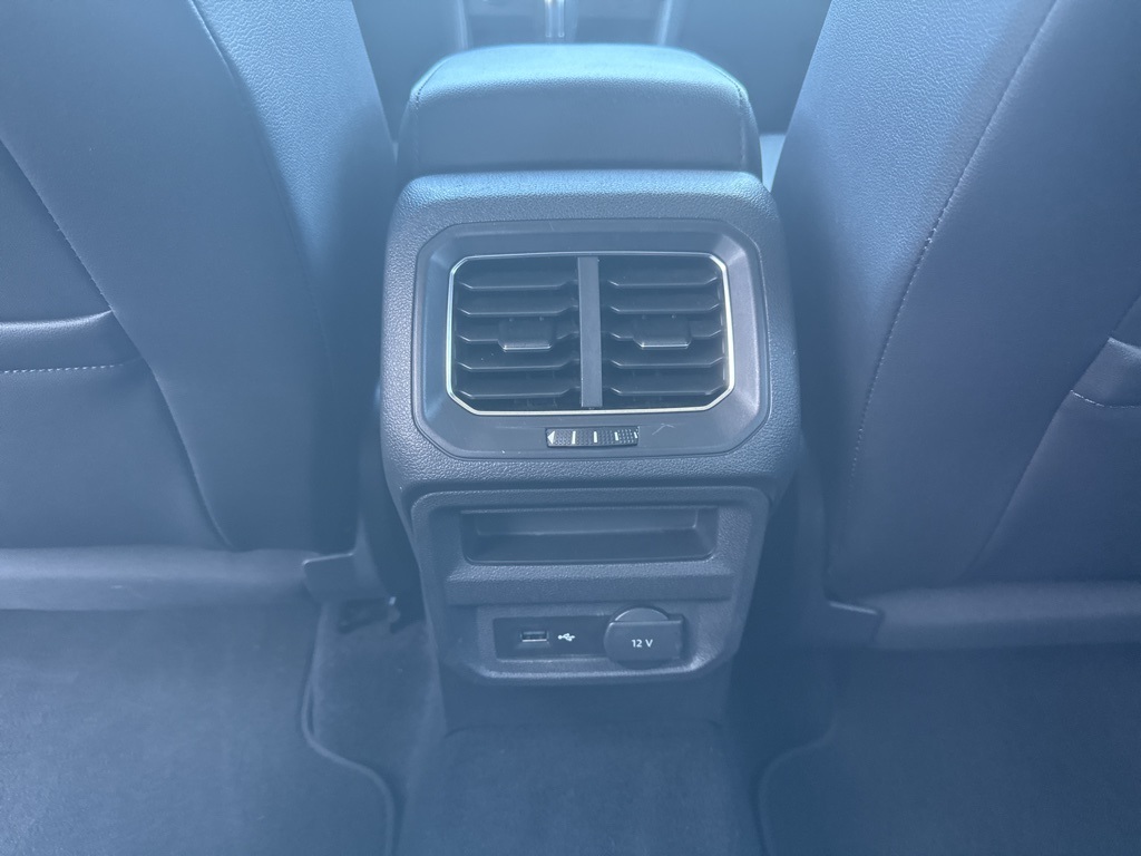 2018 Volkswagen Tiguan SE photo 24