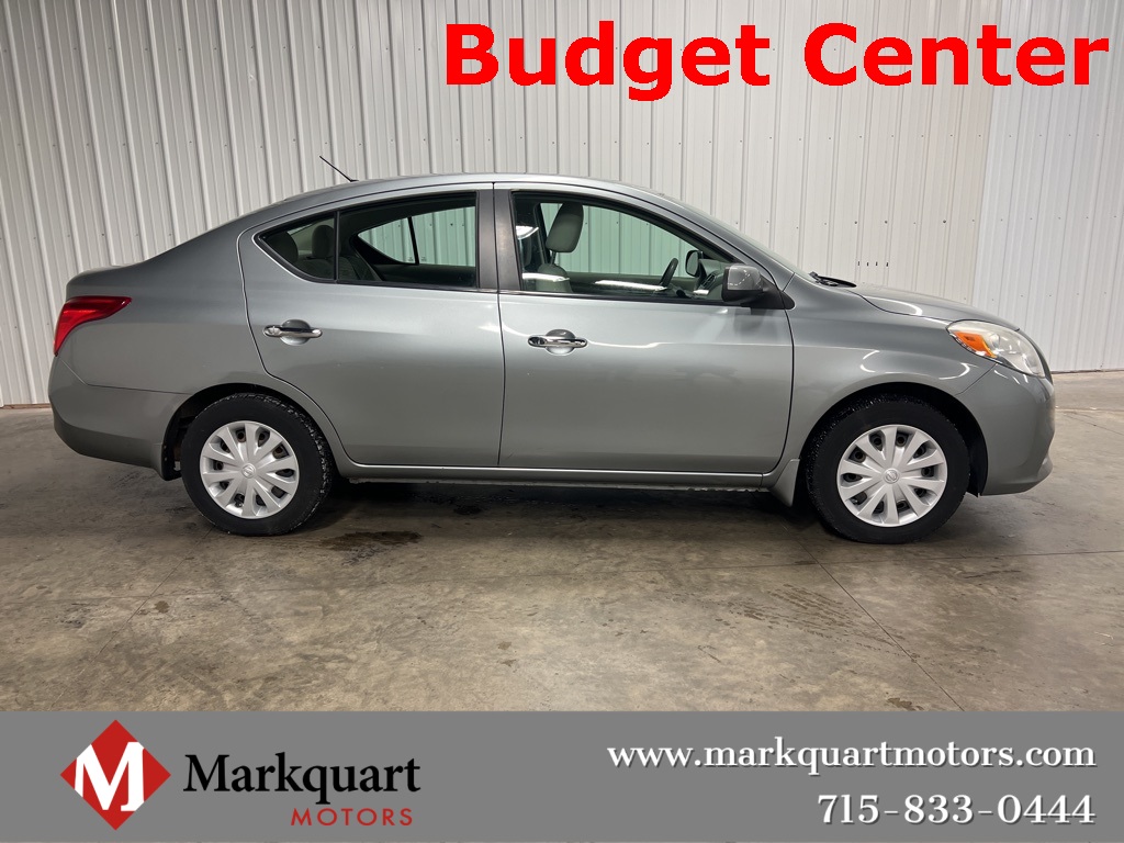 2012 Nissan Versa SV