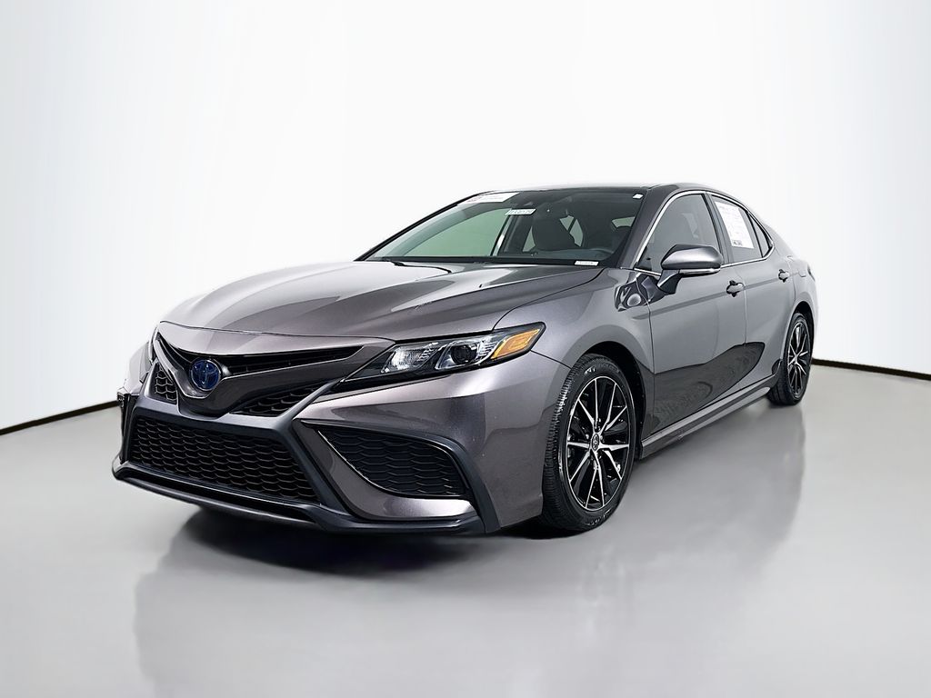 2024 Toyota Camry Hybrid SE photo 3