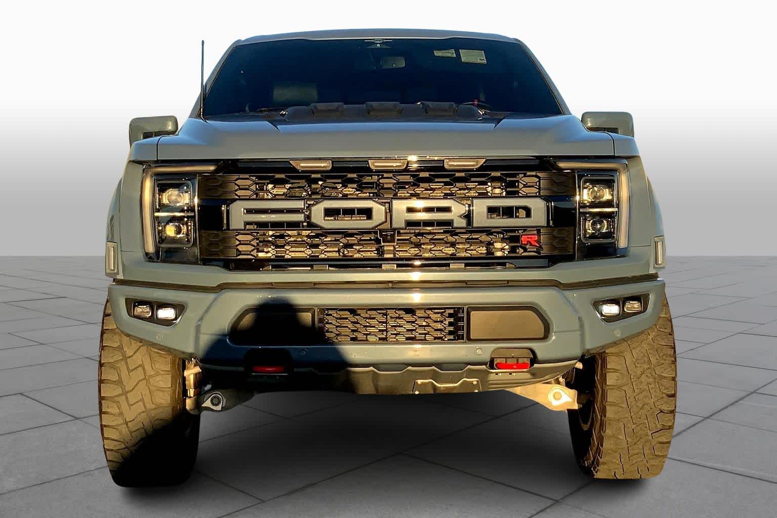 2023 Ford F-150 Raptor photo 3