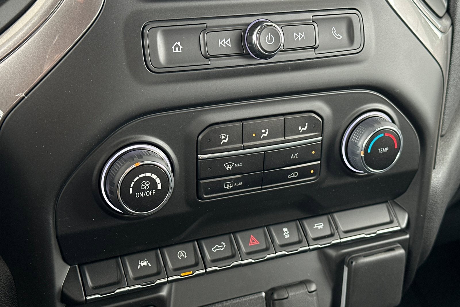 2025 Chevrolet Silverado 1500 Custom photo 19