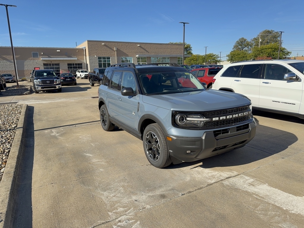 2025 Ford Bronco Sport Outer Banks photo 3