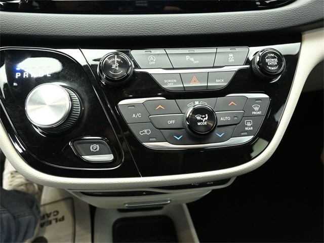 2017 CHRYSLER PACIFICA - Image 17