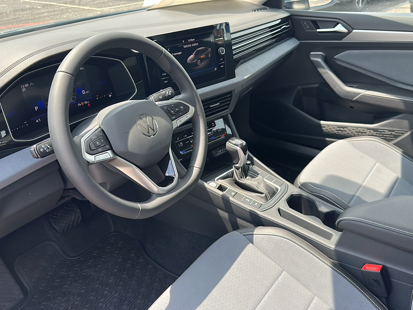 2025 Volkswagen Jetta 1.5T SE photo 2