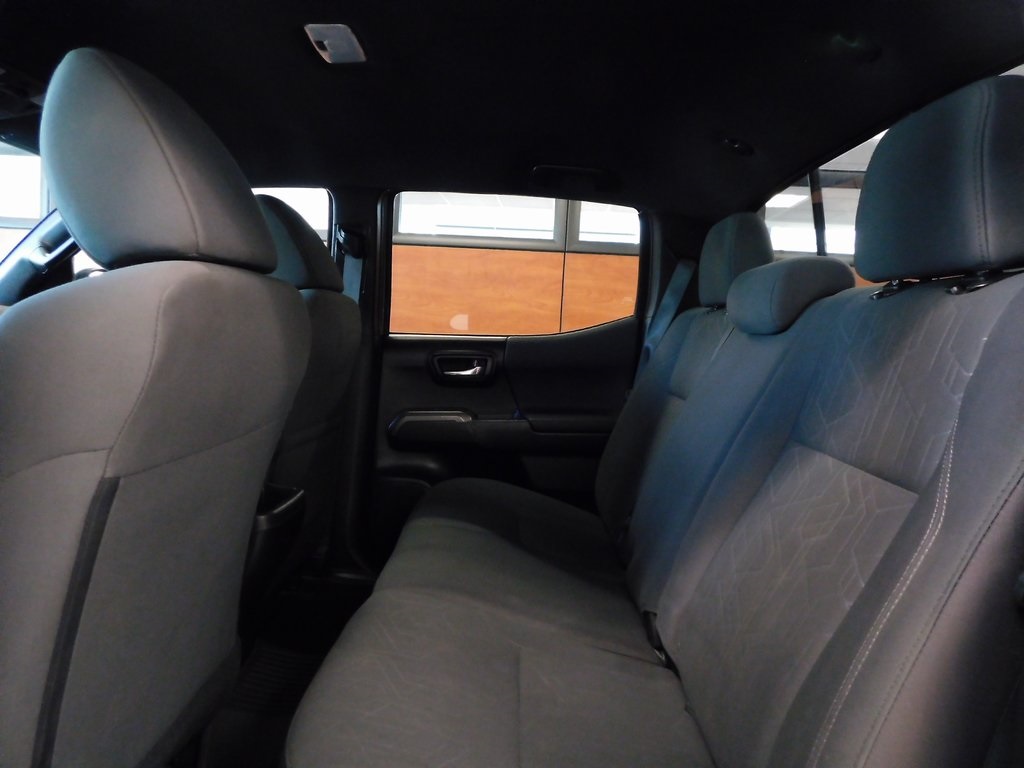 2018 Toyota Tacoma TRD Sport photo 35