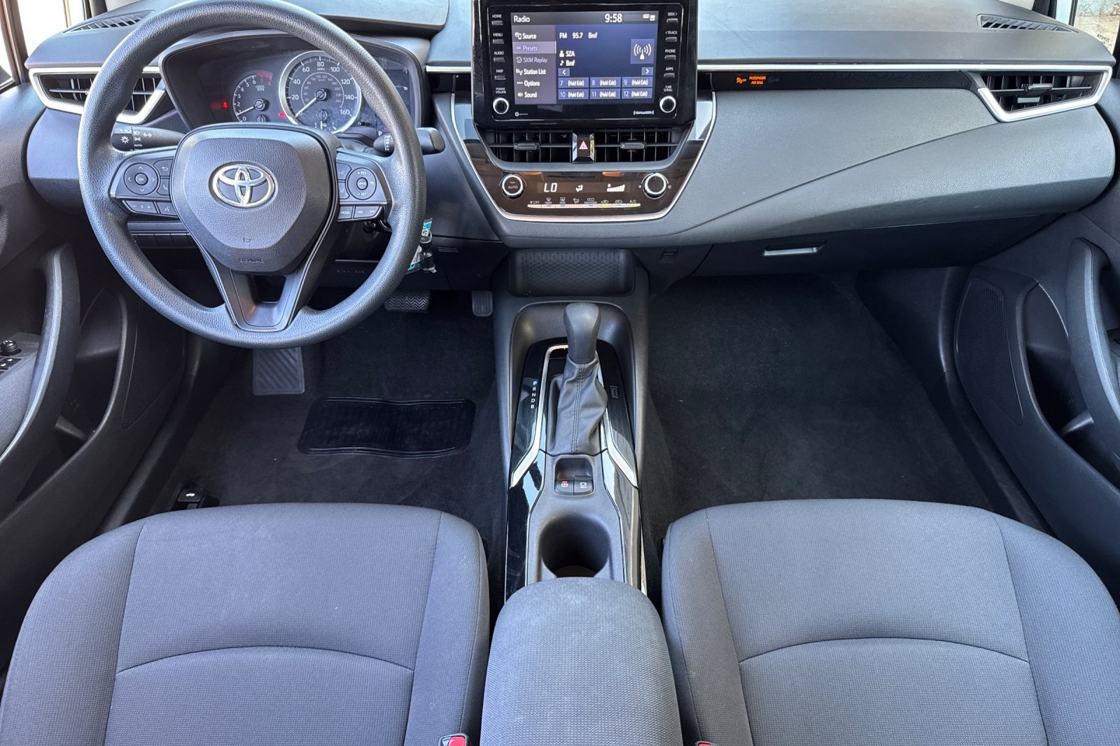 2022 Toyota Corolla LE photo 12