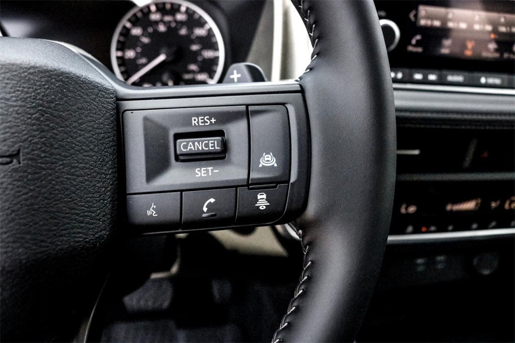 2025 Nissan Rogue SV photo 15