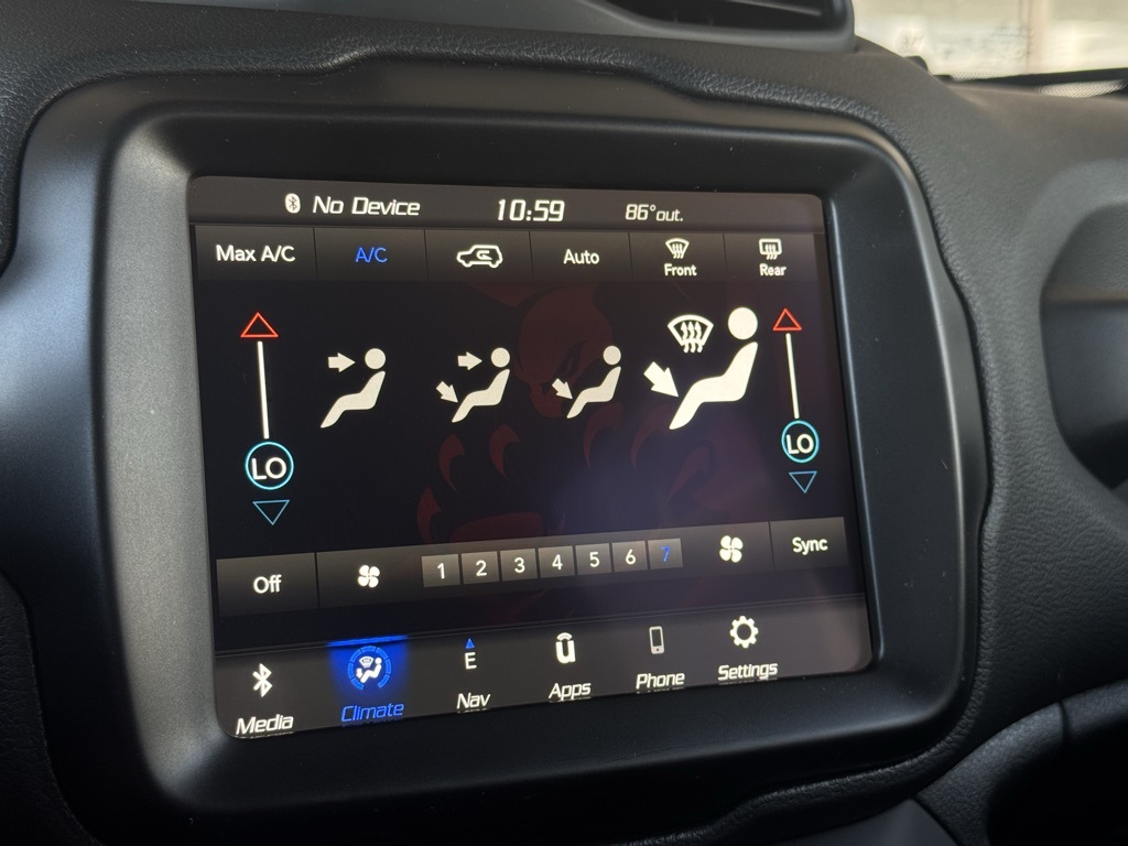 2023 Jeep Renegade Latitude Upland photo 27