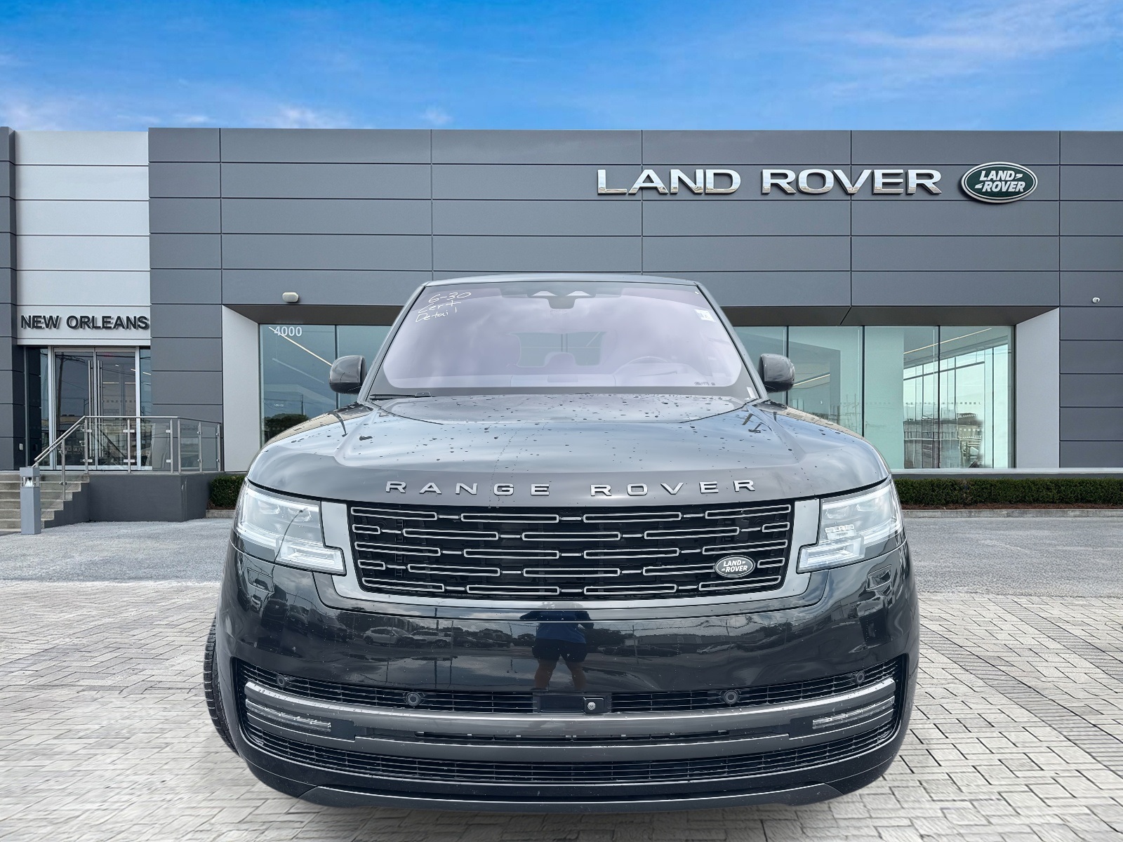 2023 Land Rover Range Rover SE photo 2