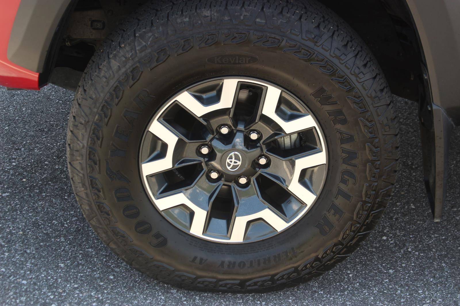 2023 Toyota Tacoma TRD photo 34