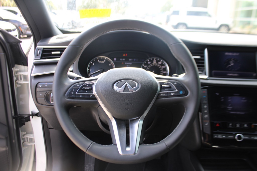 2022 Infiniti QX50 Luxe AWD photo 16