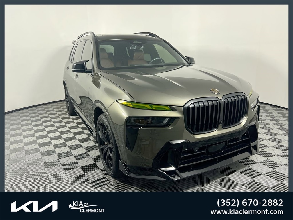 2025 BMW X7 40i's photo