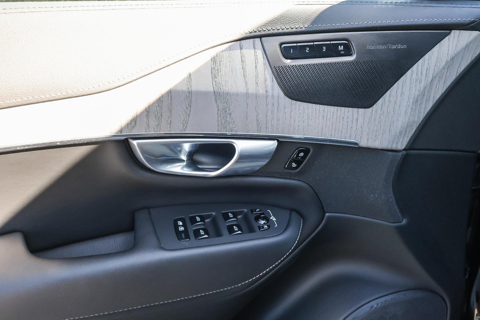 2024 Volvo XC90 Recharge Ultimate photo 23