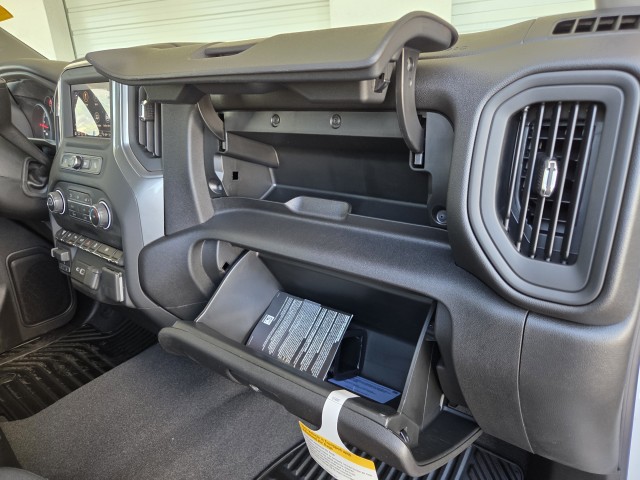 2025 Chevrolet Silverado 2500HD Custom photo 36