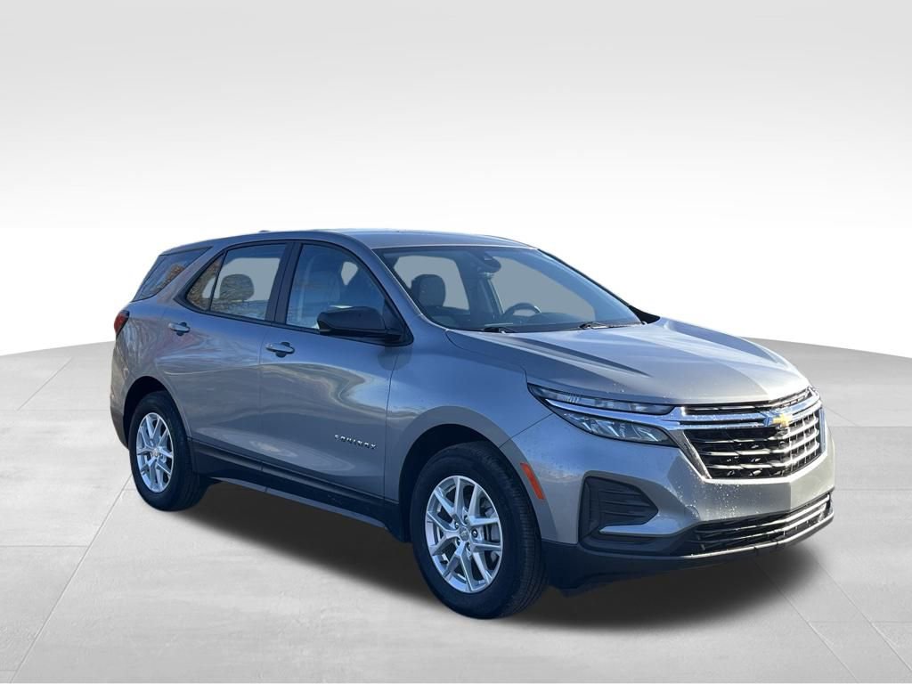 2023 Chevrolet Equinox LS's photo