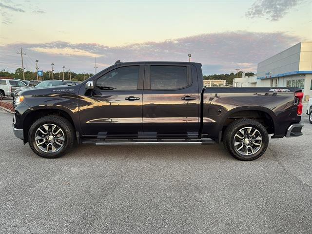 2022 Chevrolet Silverado 1500 LT photo 4