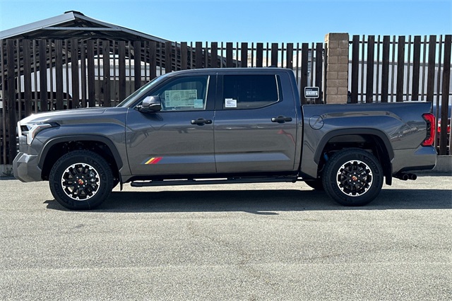 2025 Toyota Tundra SR5 CrewMax photo 7