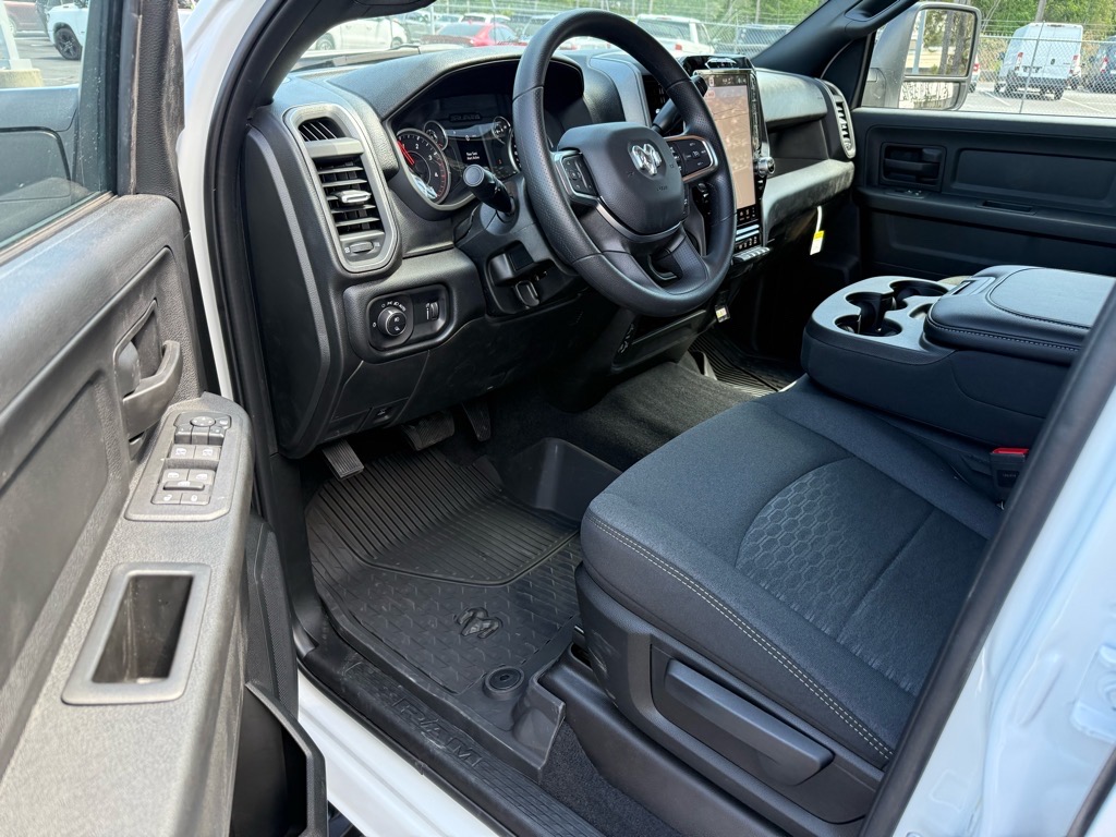 2025 Ram 2500 Tradesman photo 4