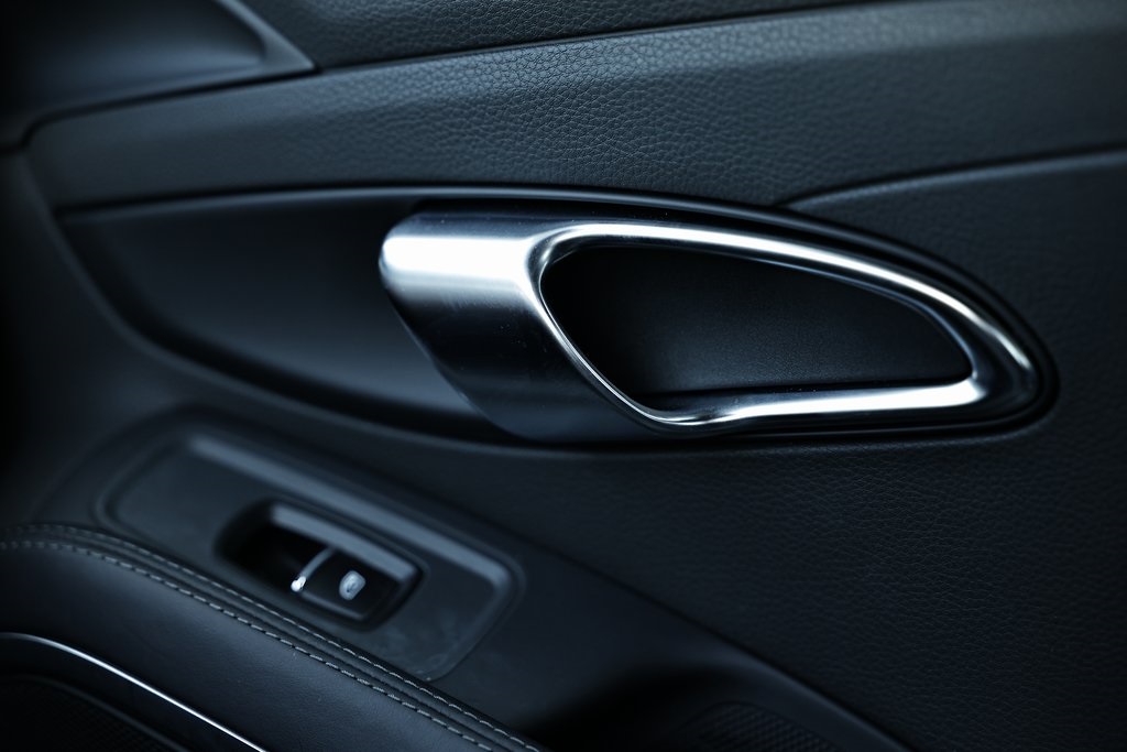 2025 Porsche Cayman photo 41