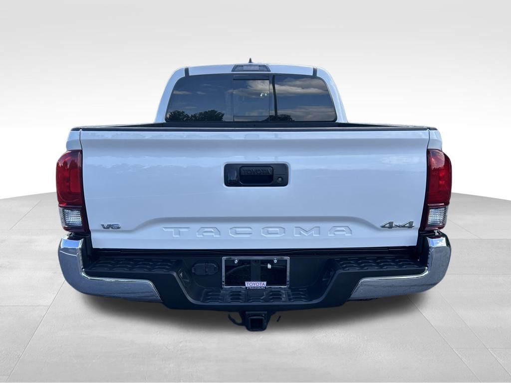 2022 Toyota Tacoma SR5 photo 4
