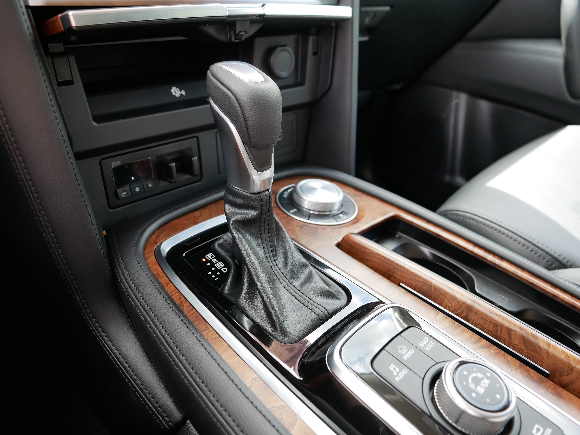 2024 Nissan Armada SL photo 24