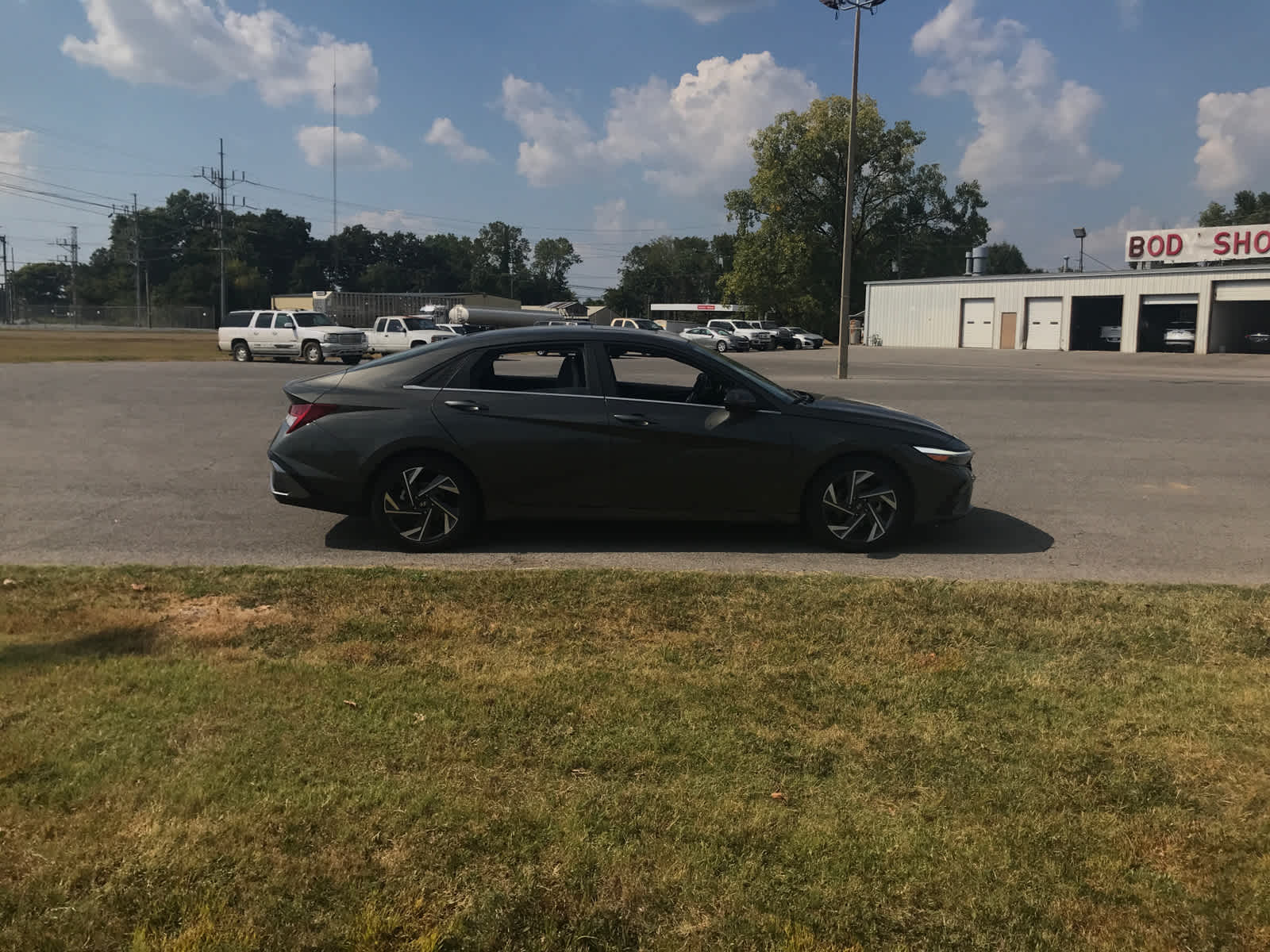 2024 Hyundai Elantra Limited photo 5