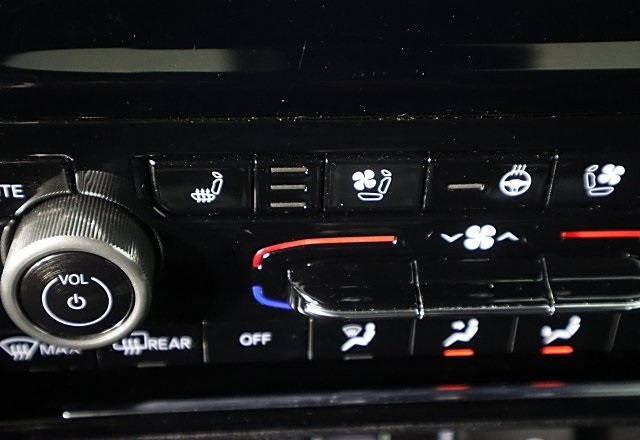 2022 Jeep Grand Cherokee Overland photo 37
