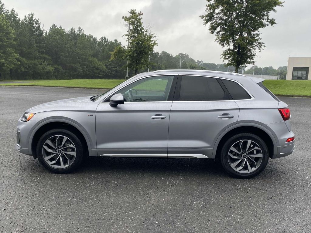 2024 Audi Q5 45 S line Premium photo 3