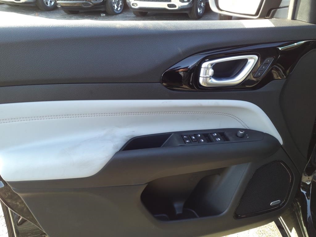 2024 Jeep Compass Limited photo 5