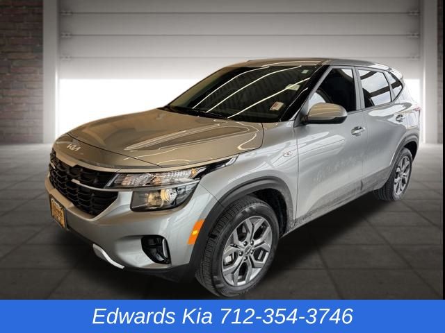 2024 Kia Seltos LX's photo