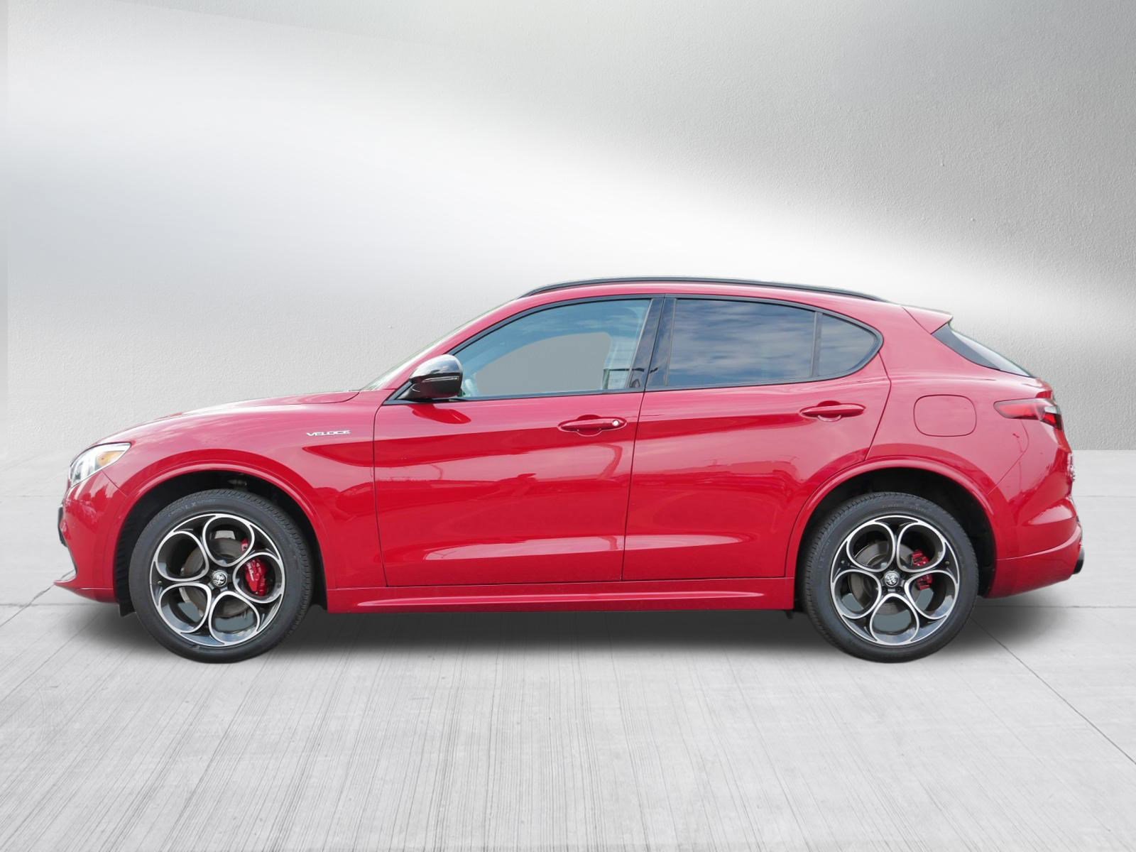 2022 Alfa Romeo Stelvio Ti Sport photo 3