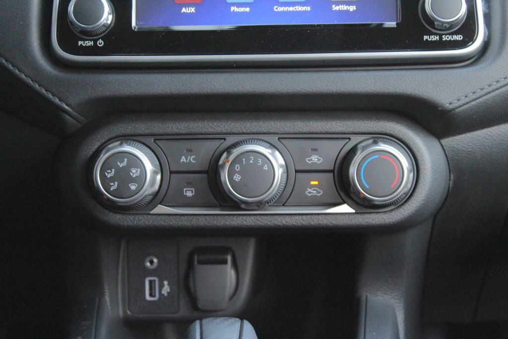 2025 Nissan Versa 1.6 S photo 14