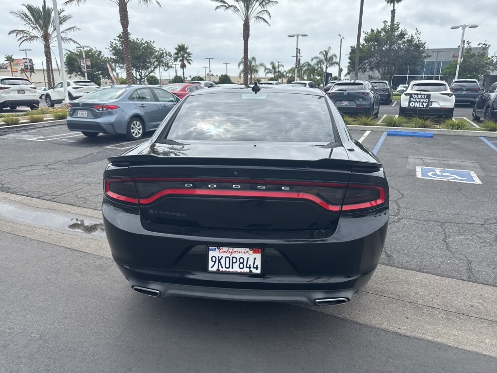 2017 Dodge Charger SXT photo 26