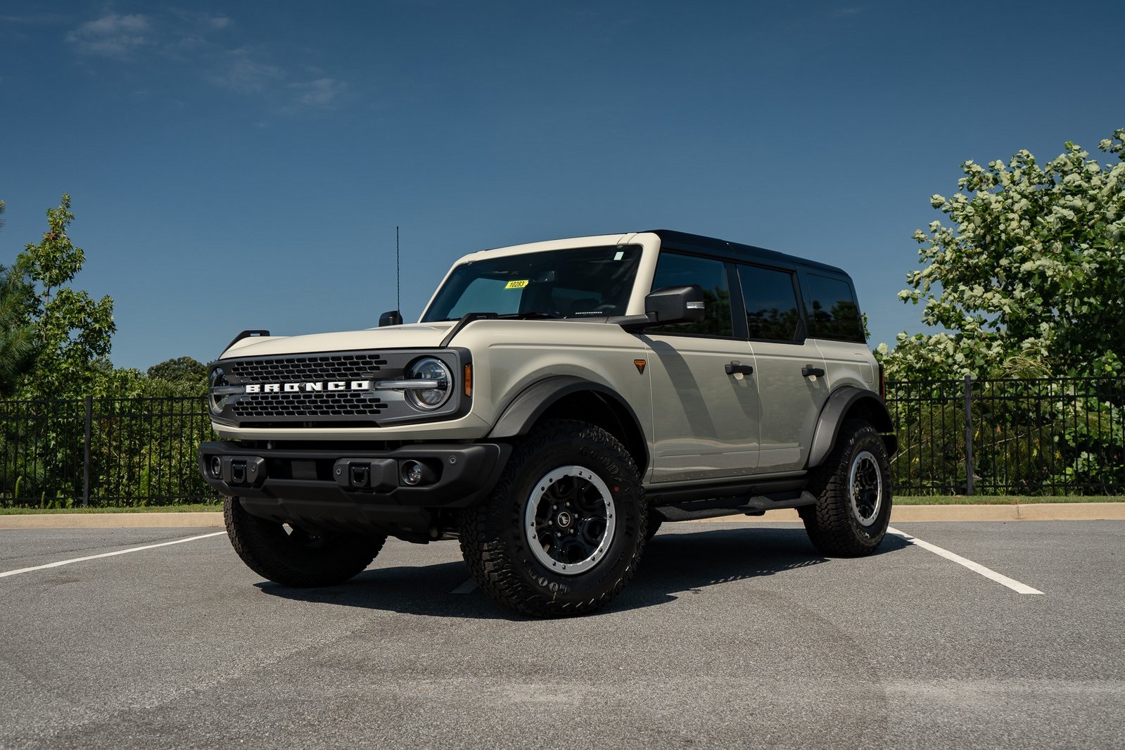 2025 Ford Bronco Badlands photo 3