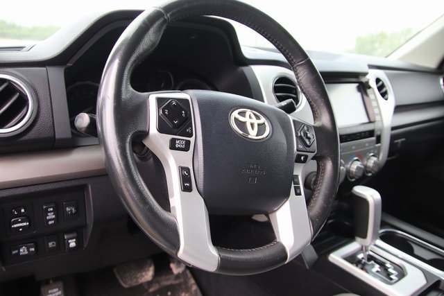 2020 Toyota Tundra SR5 photo 11