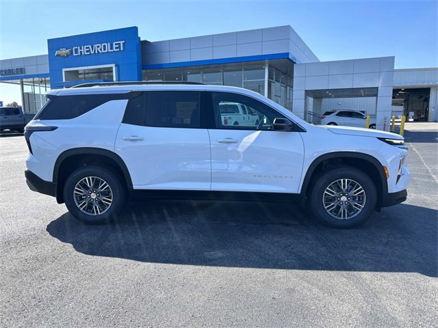 2026 Chevrolet Traverse photo 3
