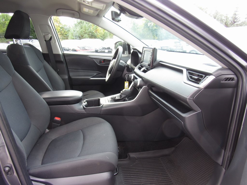 2022 Toyota RAV4 Hybrid LE photo 11