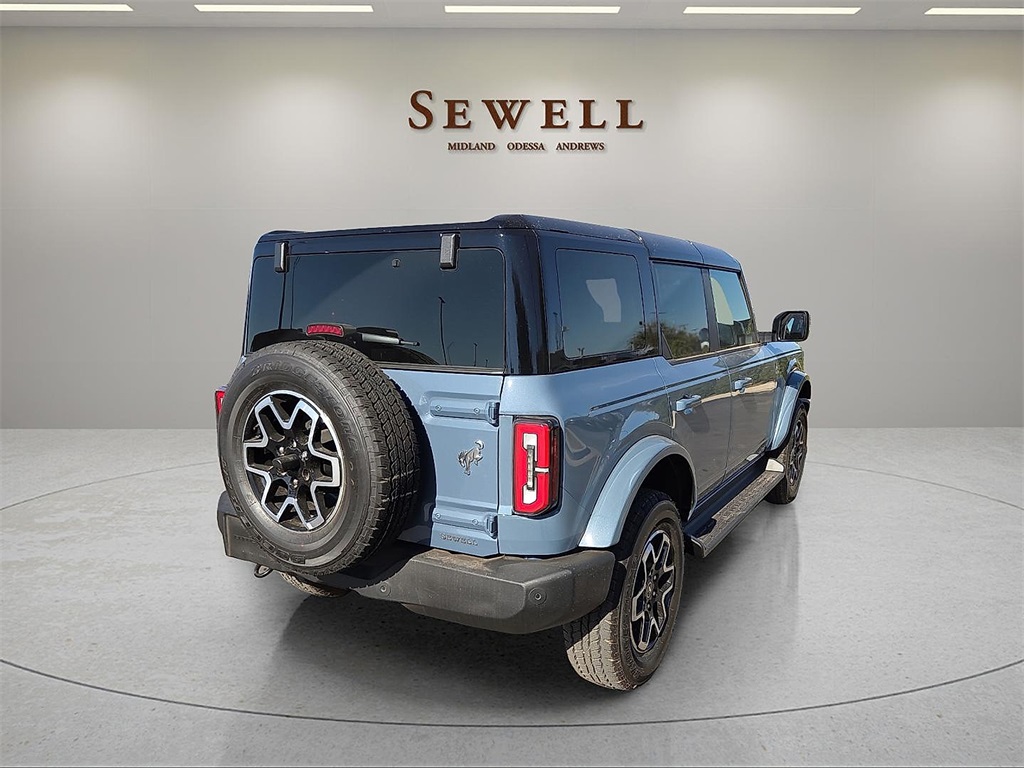 2025 Ford Bronco 4-Door Outer Banks's photo