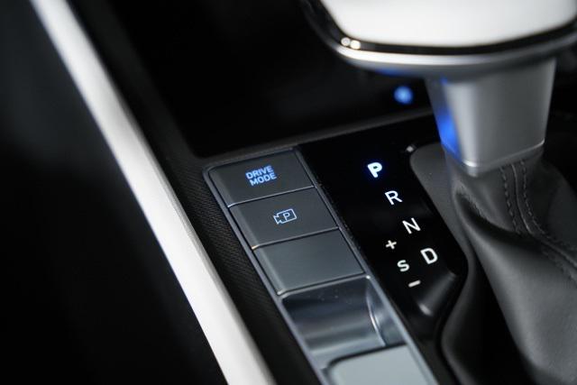 2025 Hyundai Elantra Hybrid Limited photo 15