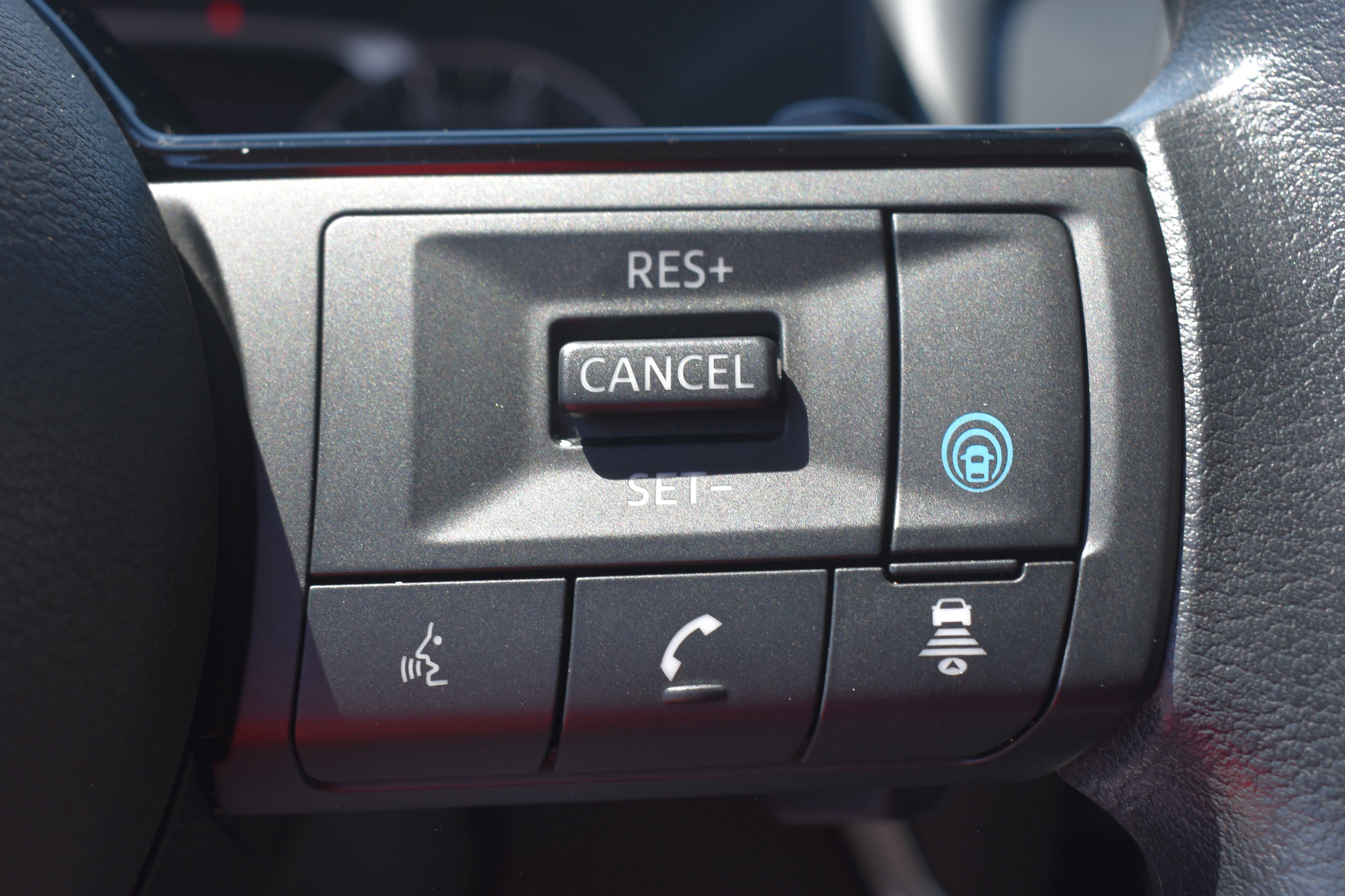 2023 Nissan Rogue SV photo 7