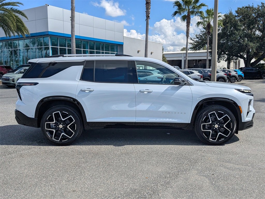2026 Chevrolet Traverse High Country photo 2
