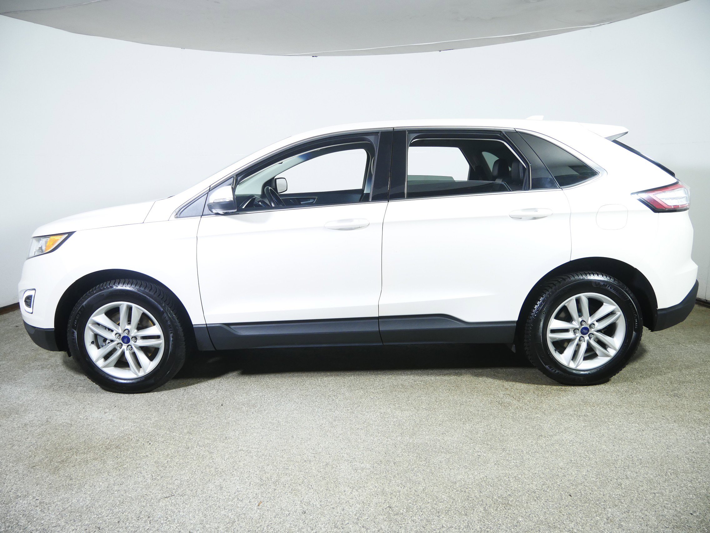 2016 Ford Edge SEL photo 4