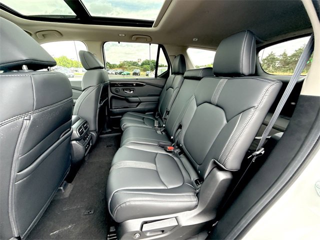 2025 Honda Pilot Touring photo 19