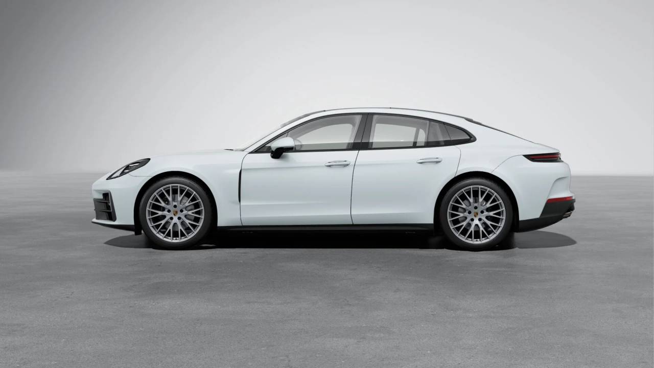 2026 Porsche Panamera 4 photo 2